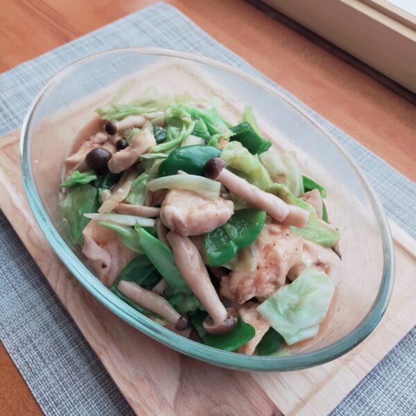 鶏むね肉とキャベツ中華風レンジ蒸しの写真です